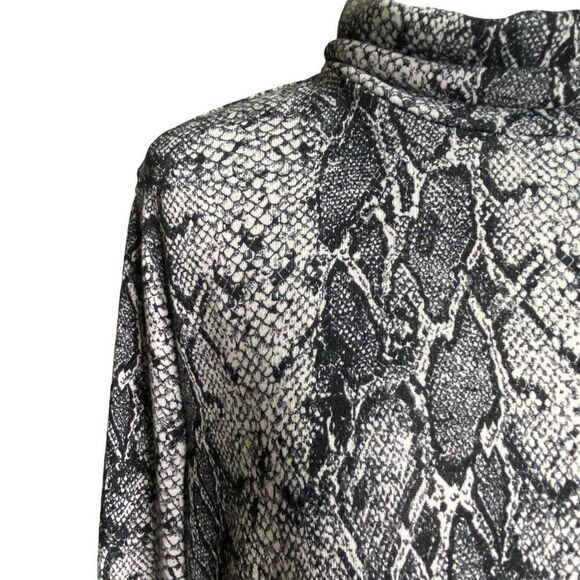 Banana Republic Luxespun Snakeskin Print Turtleneck Size XL - Picture 2 of 7